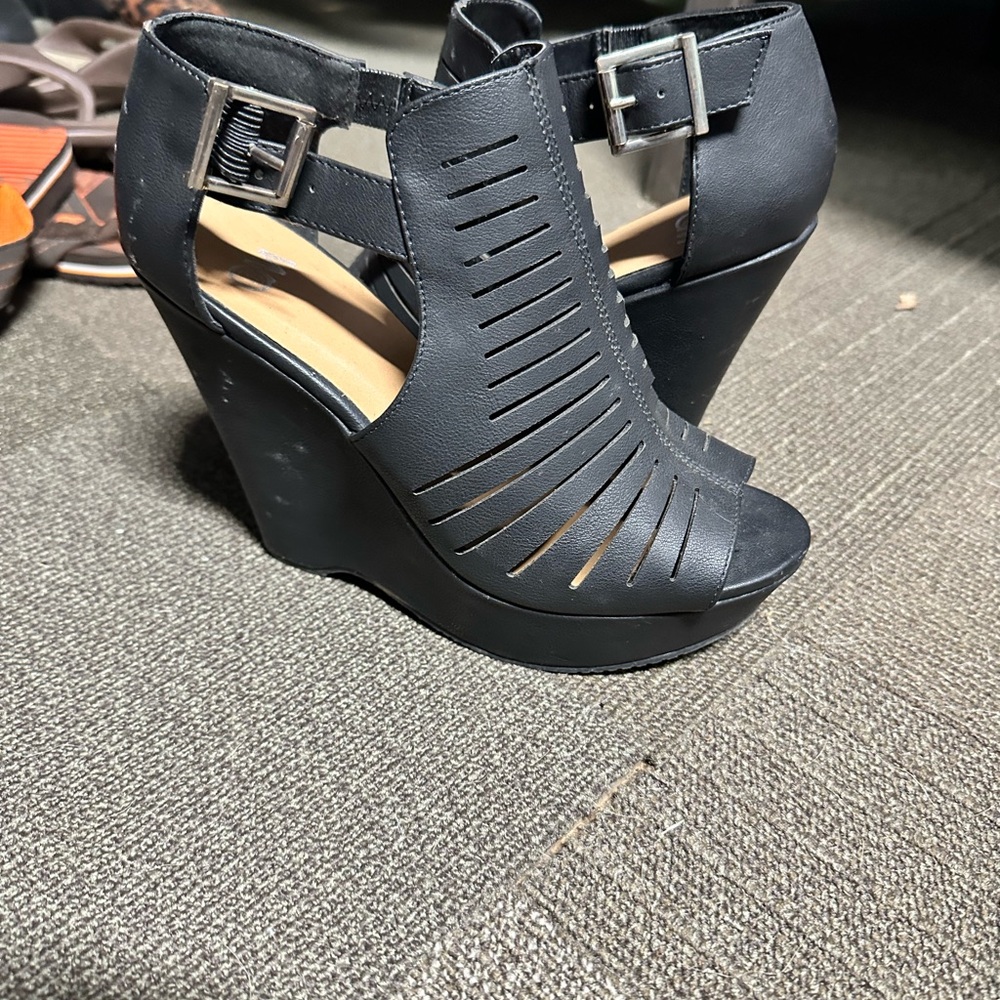 Elegant Black Wedge Sandals